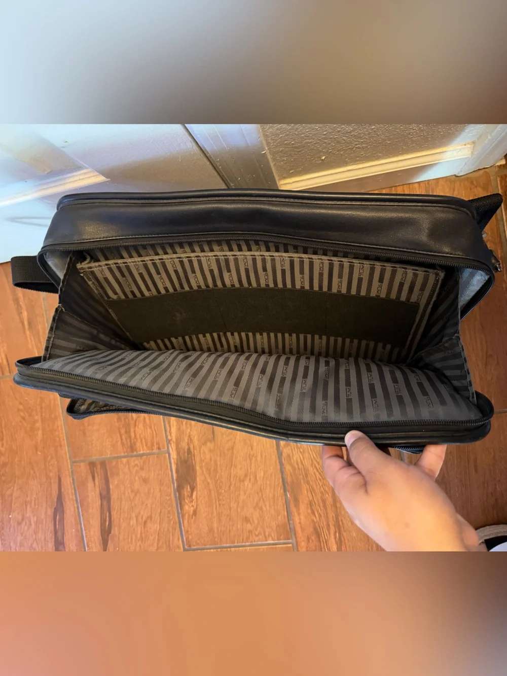 Tumi Black Leather Laptop Briefcase with Shoulder Strap